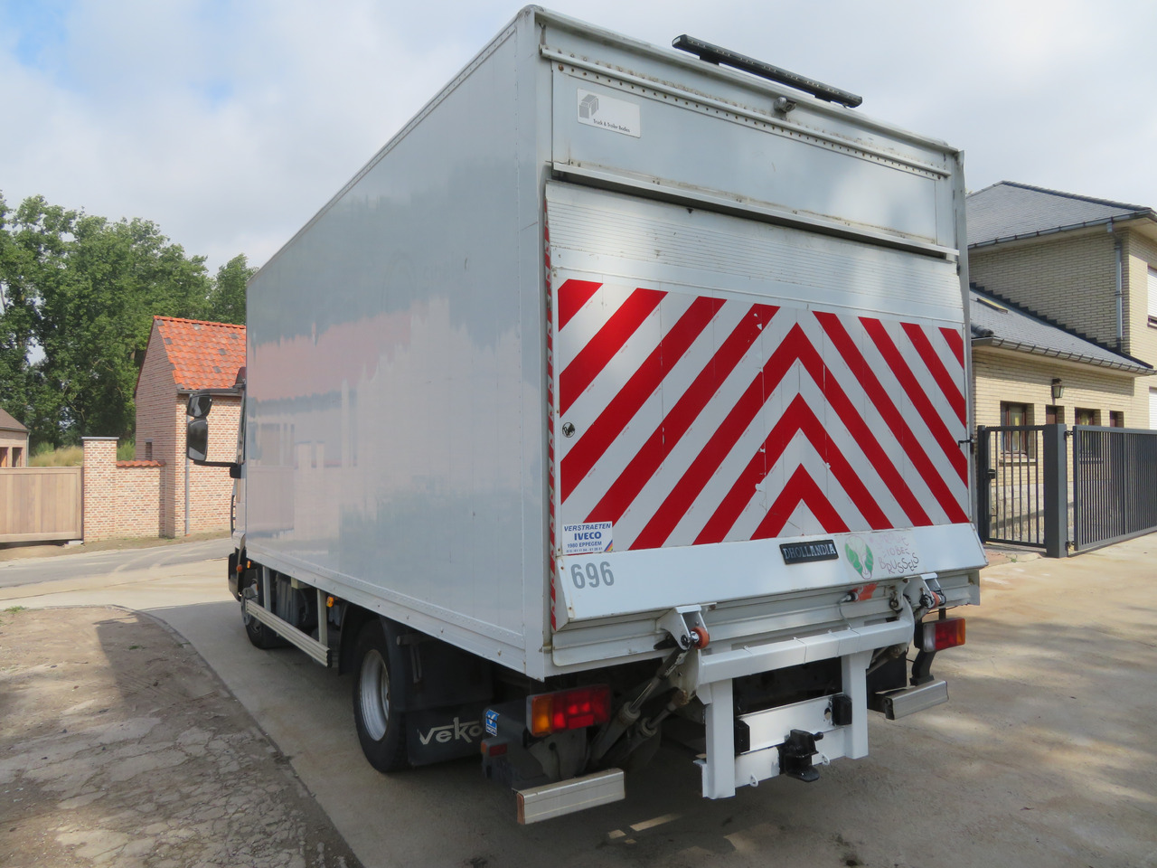 Iveco Eurocargo ML100E18 - משאית תיבה: תמונה 5 Iveco Eurocargo ML100E18 - משאית תיבה: תמונה 5