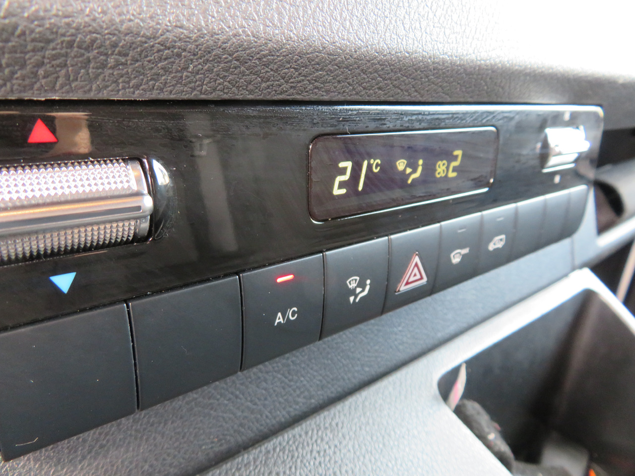 חָדָשׁ כלי רכב מסחרי עם לוח Mercedes-Benz Sprinter 317cdi - A3H2: תמונה 13