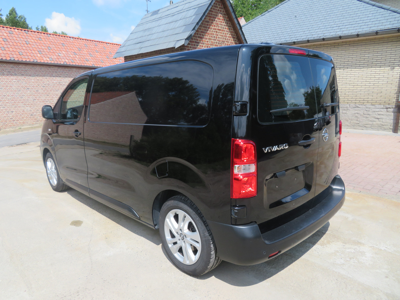 OPEL Vivaro Edition 2.0 Turbo - L2H1 - כלי רכב מסחרי קטן: תמונה 5 OPEL Vivaro Edition 2.0 Turbo - L2H1 - כלי רכב מסחרי קטן: תמונה 5