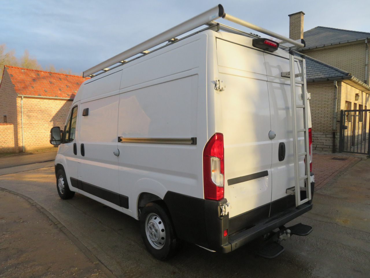 Peugeot Boxer 2.2 BlueHDI L2H2 dubbel schuifdeur - כלי רכב מסחרי עם לוח: תמונה 5 Peugeot Boxer 2.2 BlueHDI L2H2 dubbel schuifdeur - כלי רכב מסחרי עם לוח: תמונה 5