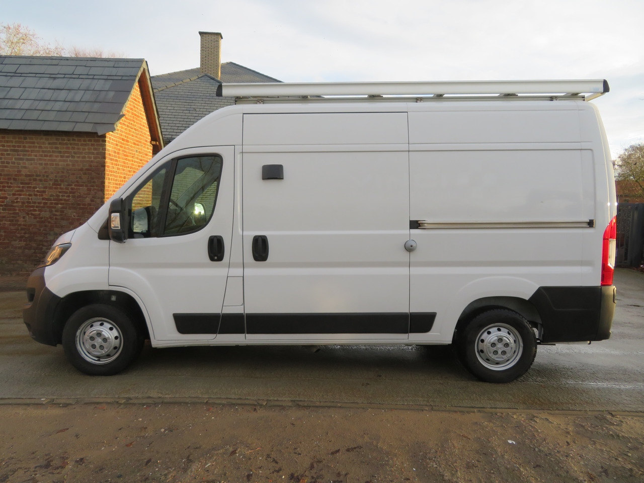 Peugeot Boxer 2.2 BlueHDI L2H2 dubbel schuifdeur - כלי רכב מסחרי עם לוח: תמונה 4 Peugeot Boxer 2.2 BlueHDI L2H2 dubbel schuifdeur - כלי רכב מסחרי עם לוח: תמונה 4