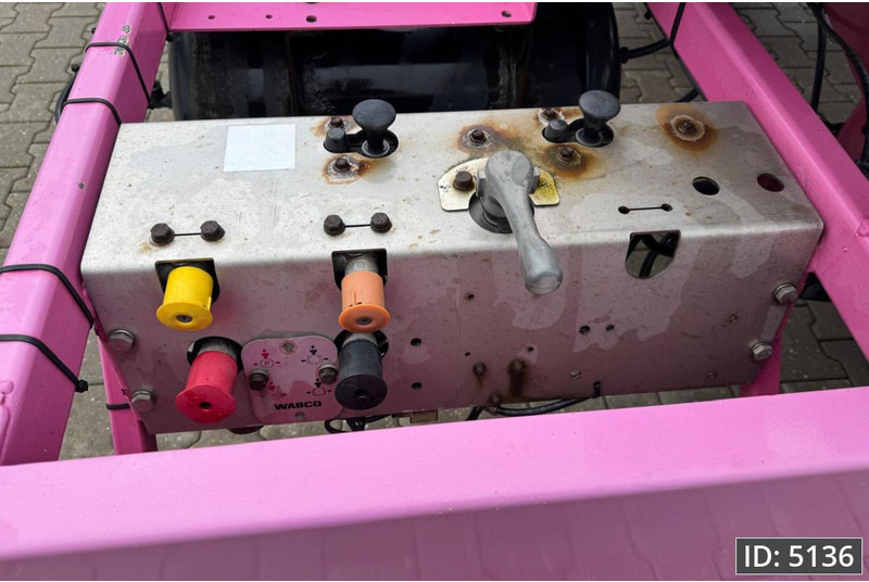 Broshuis 3UCC-39/45 Multi / 2x Extandable / 2x Lift Axle - סמיטריילר מוביל מכולות/ החלפת גוף: תמונה 5 Broshuis 3UCC-39/45 Multi / 2x Extandable / 2x Lift Axle - סמיטריילר מוביל מכולות/ החלפת גוף: תמונה 5