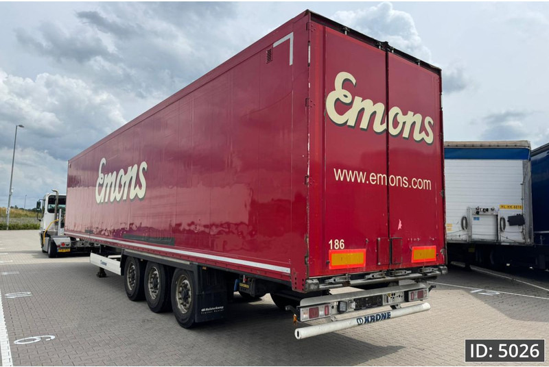 Krone SD / Disk brakes / Double stock - סמיטריילר בתיבה סגורה: תמונה 2 Krone SD / Disk brakes / Double stock - סמיטריילר בתיבה סגורה: תמונה 2