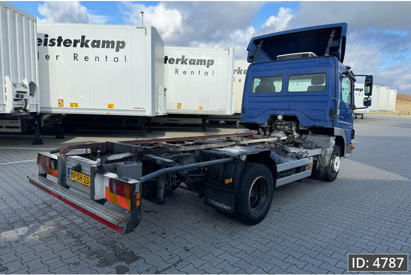 Mercedes-Benz Atego 816 Day Cab, Euro 5, BDF / EPS automatic / standklima / Hydraulic system - מוביל מכולות/ משאית החלפת גוף: תמונה 5 Mercedes-Benz Atego 816 Day Cab, Euro 5, BDF / EPS automatic / standklima / Hydraulic system - מוביל מכולות/ משאית החלפת גוף: תמונה 5