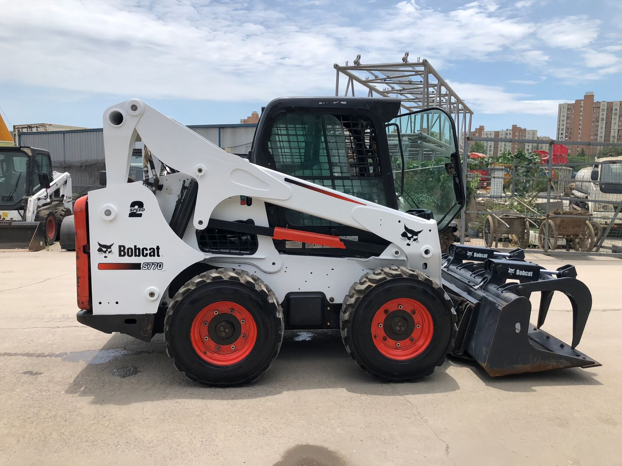 BOBCAT Skid Steer Loader S770 Click for Discount - מעמיס היגוי החלקה: תמונה 5 BOBCAT Skid Steer Loader S770 Click for Discount - מעמיס היגוי החלקה: תמונה 5