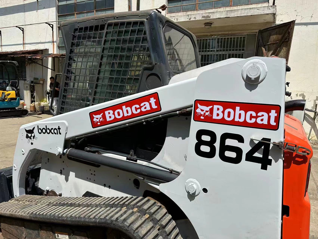 BOBCAT Skid Steer Loader - מעמיס היגוי החלקה: תמונה 3 BOBCAT Skid Steer Loader - מעמיס היגוי החלקה: תמונה 3