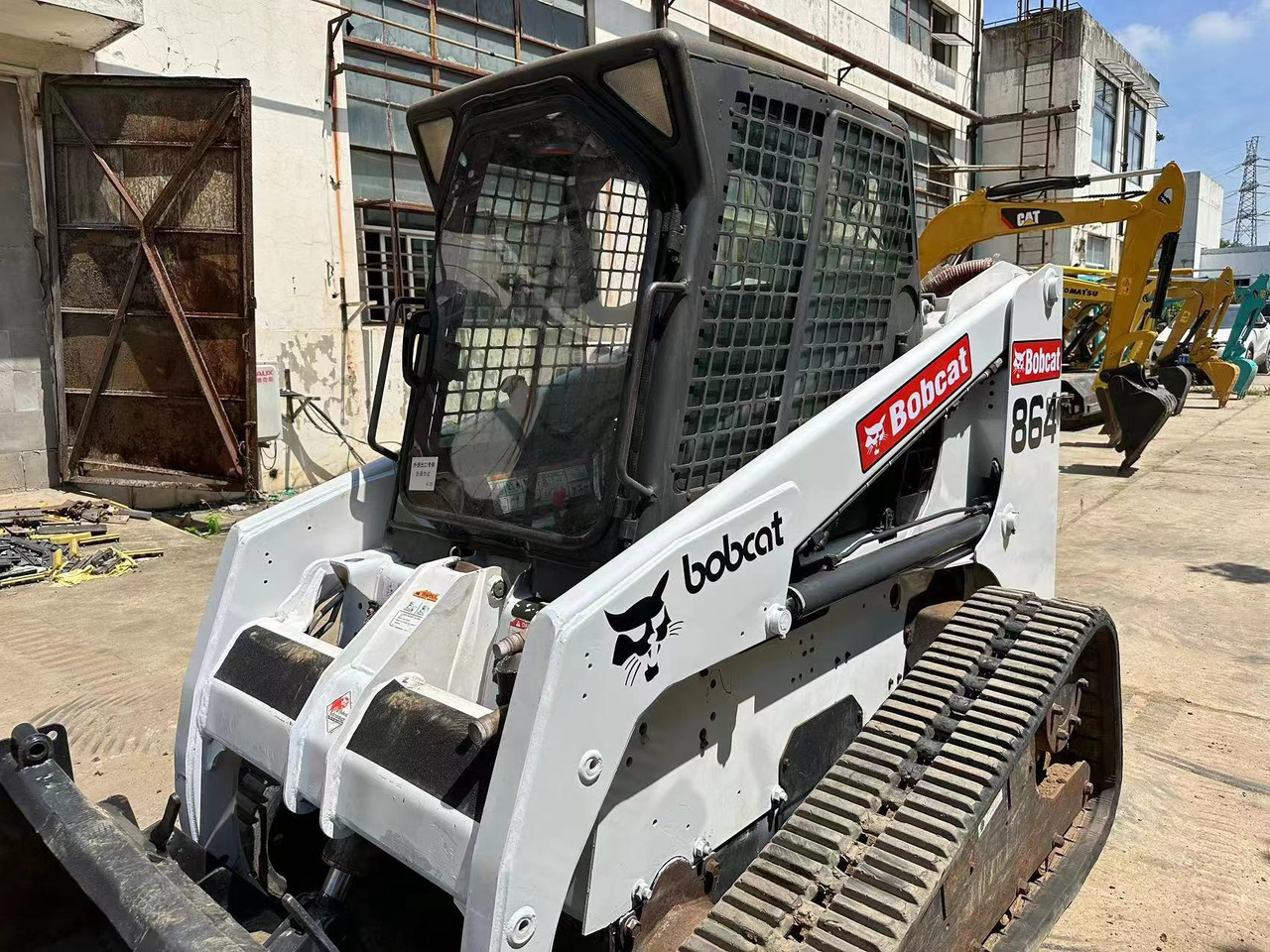 BOBCAT Skid Steer Loader - מעמיס היגוי החלקה: תמונה 4 BOBCAT Skid Steer Loader - מעמיס היגוי החלקה: תמונה 4