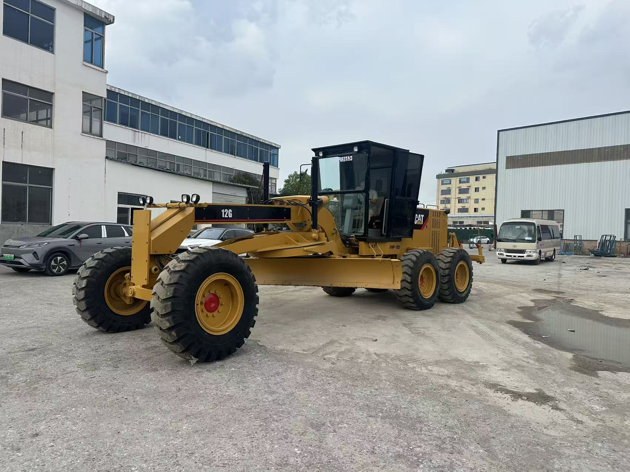 CATERPILLAR 12G CAT Grader - מפלסת: תמונה 1 CATERPILLAR 12G CAT Grader - מפלסת: תמונה 1