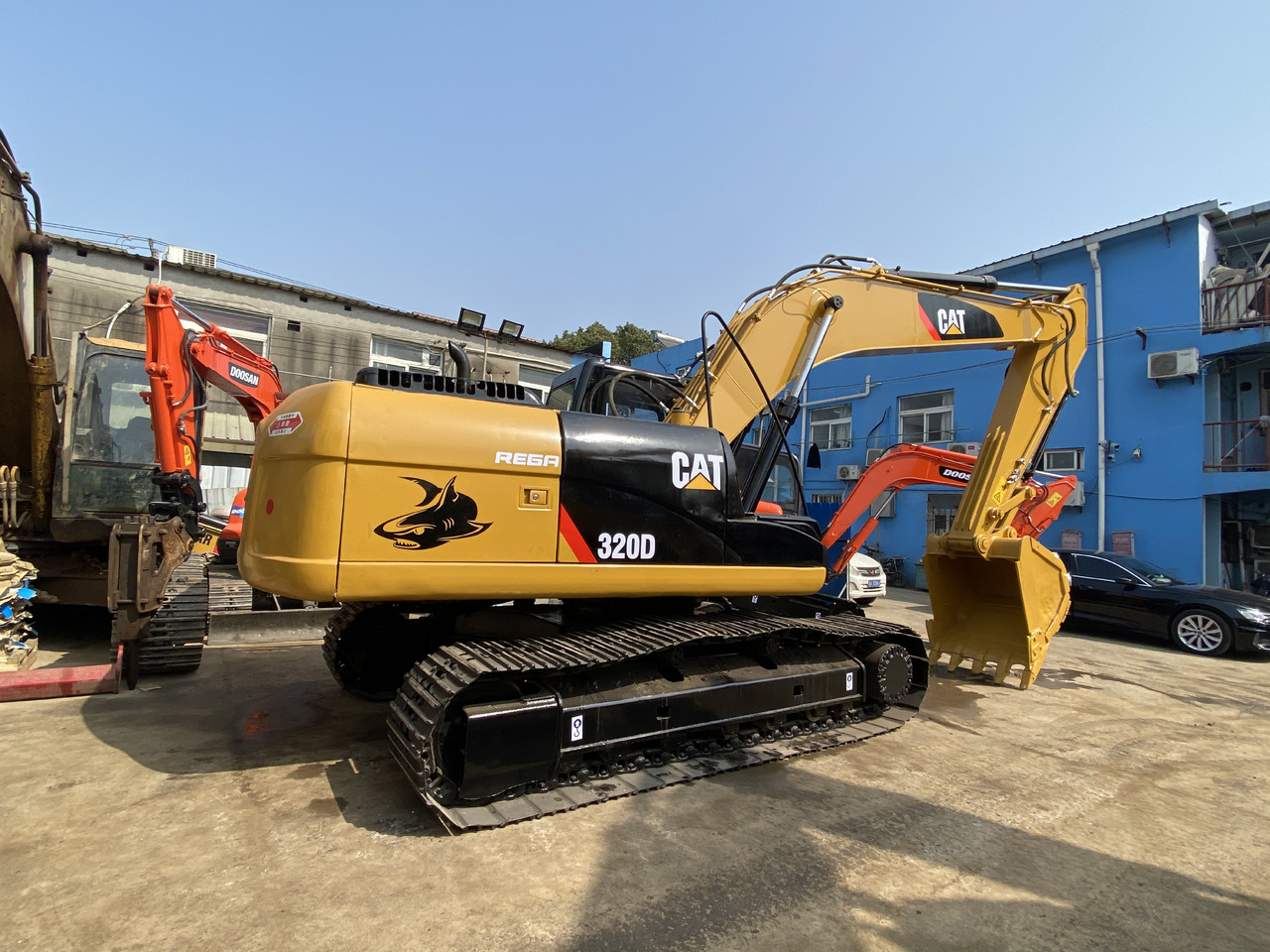 CATERPILLAR 320D - מחפר סורק: תמונה 1 CATERPILLAR 320D - מחפר סורק: תמונה 1