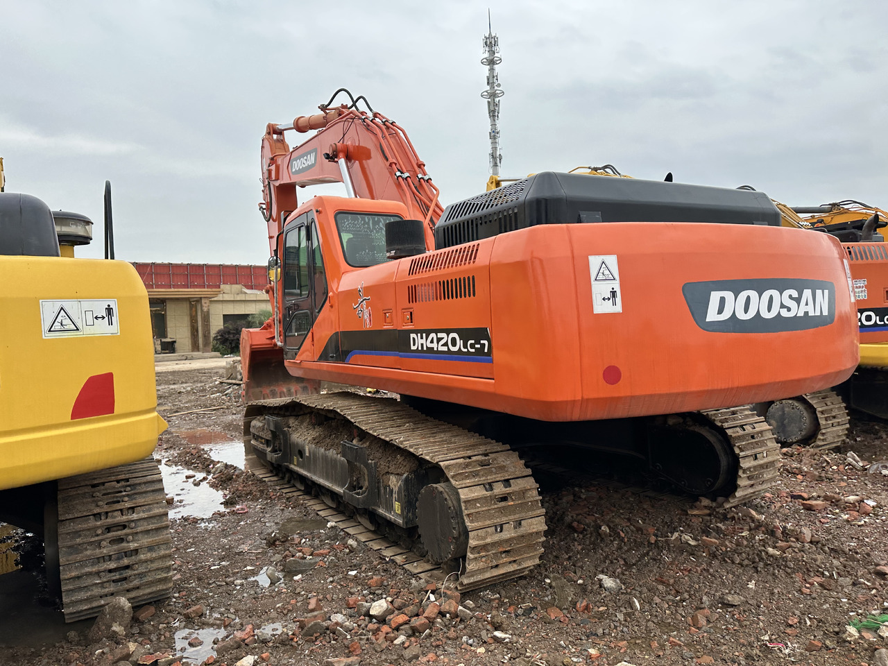 DOOSAN DH420LC-7 Crawler Excavator - מחפר סורק: תמונה 5 DOOSAN DH420LC-7 Crawler Excavator - מחפר סורק: תמונה 5