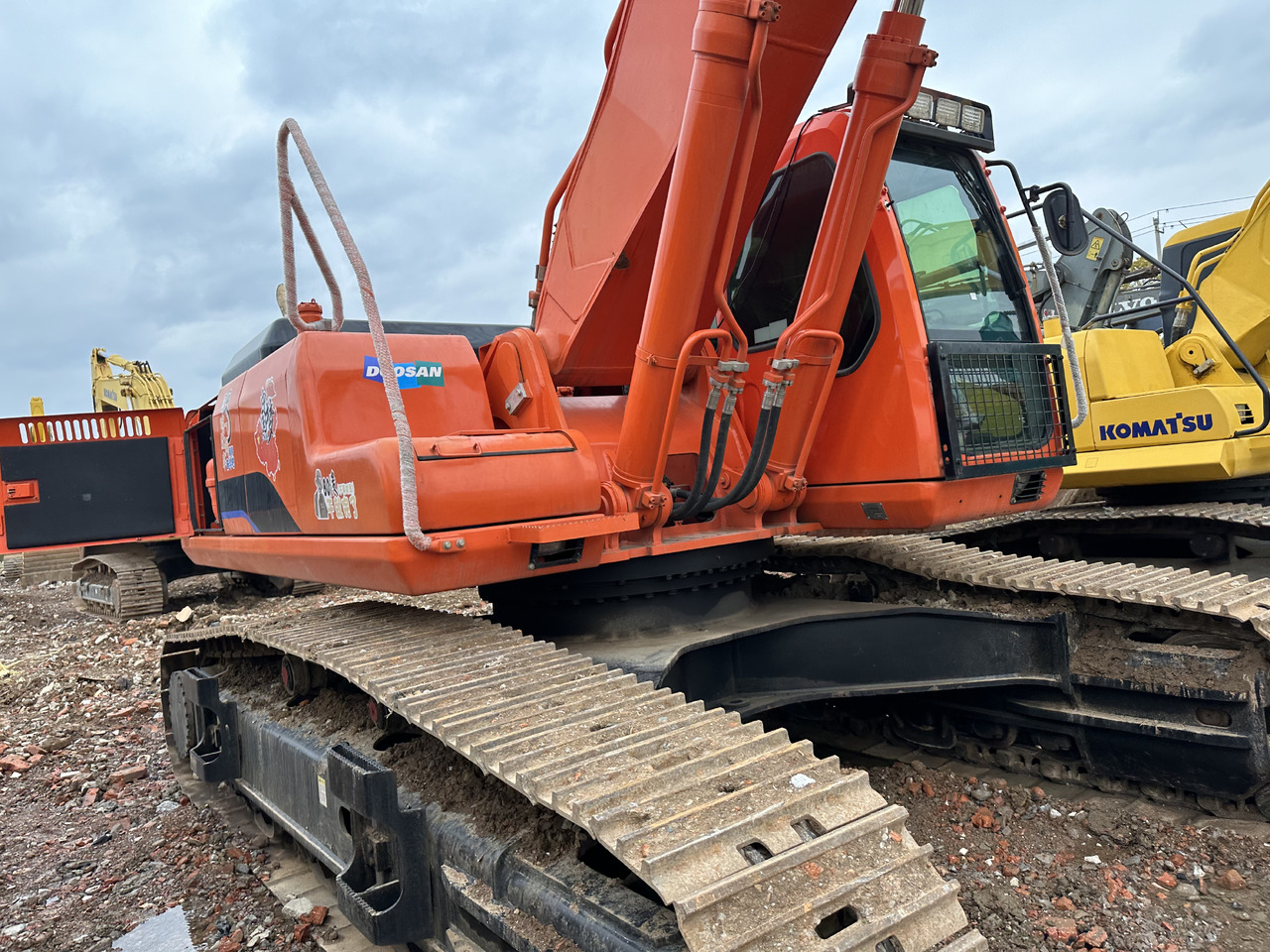 DOOSAN DH420LC-7 Crawler Excavator - מחפר סורק: תמונה 3 DOOSAN DH420LC-7 Crawler Excavator - מחפר סורק: תמונה 3