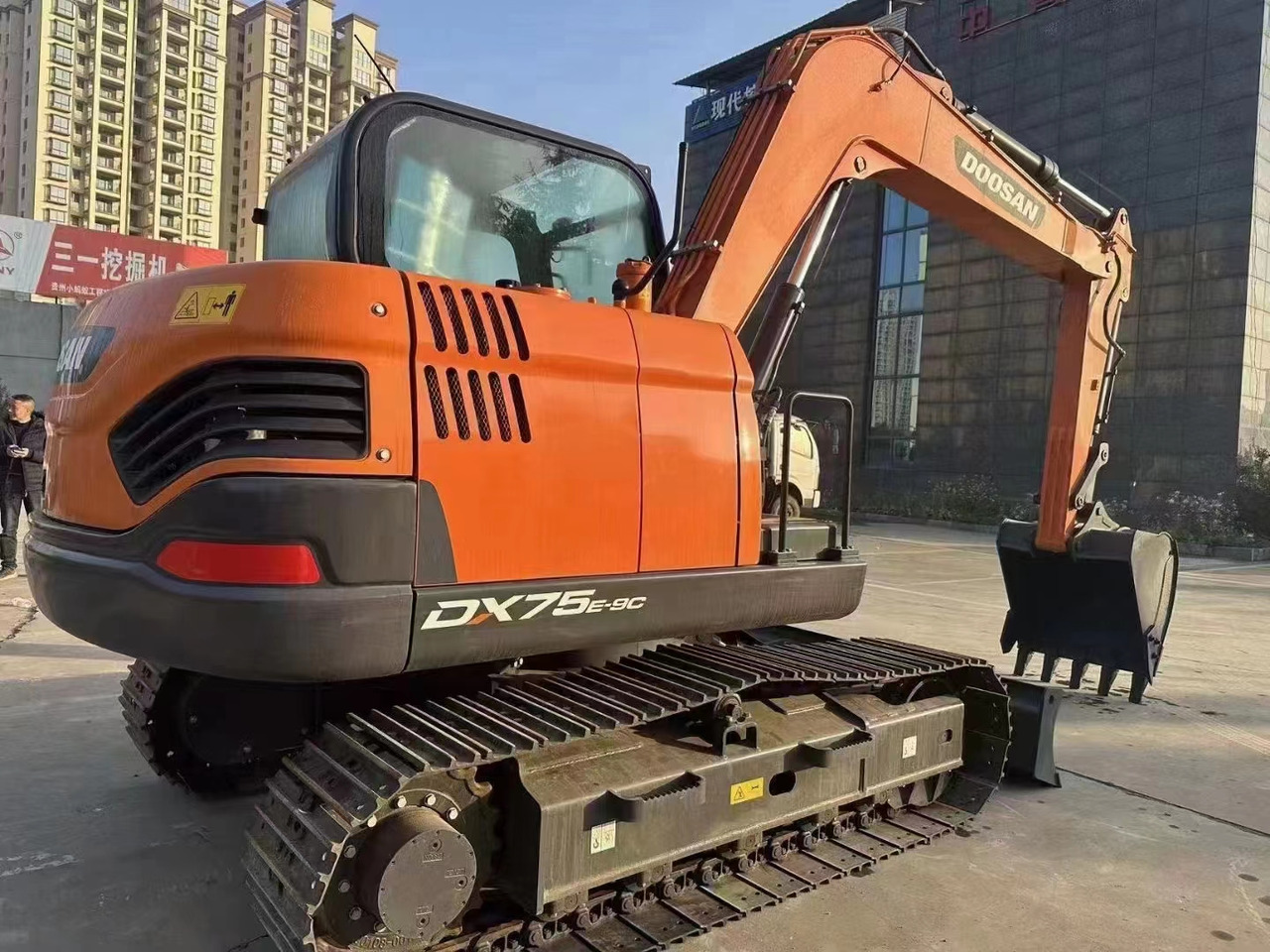 DOOSAN DX75 Mini excavator  7.5 ton - מיני מחפר: תמונה 4 DOOSAN DX75 Mini excavator  7.5 ton - מיני מחפר: תמונה 4