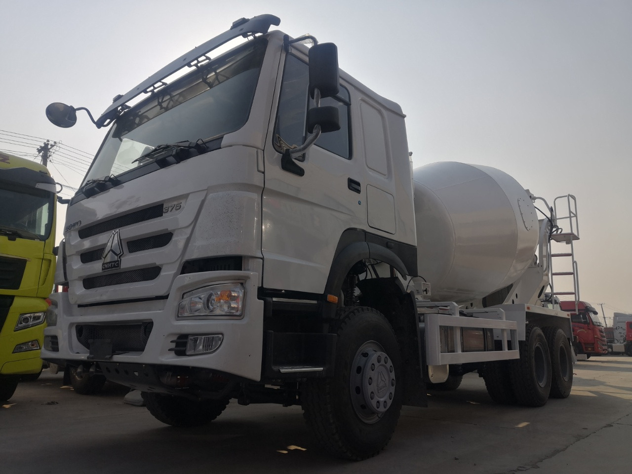 HOWO 10Cube Cement Mixer Truck 6*4 Click Here for Discount - משאית מערבלת בטון: תמונה 2 HOWO 10Cube Cement Mixer Truck 6*4 Click Here for Discount - משאית מערבלת בטון: תמונה 2