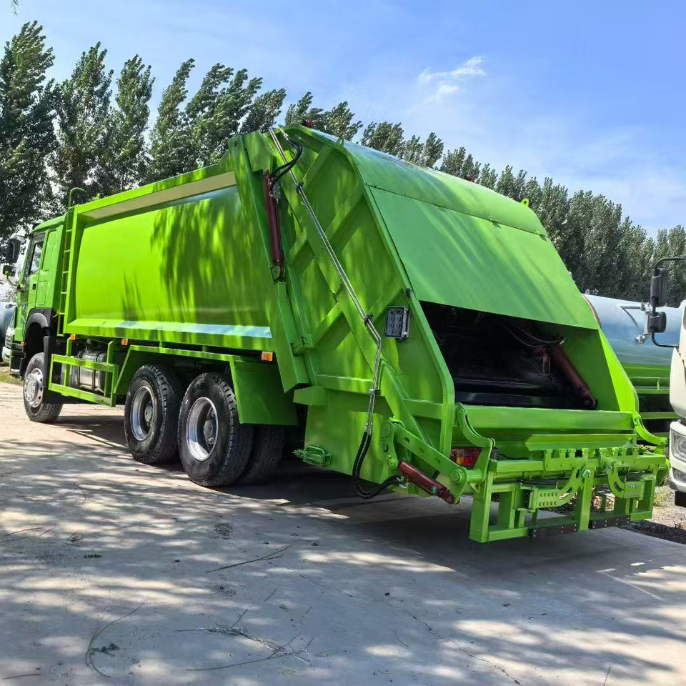HOWO Garbage Truck Click Here for Discount - משאית אשפה: תמונה 4 HOWO Garbage Truck Click Here for Discount - משאית אשפה: תמונה 4