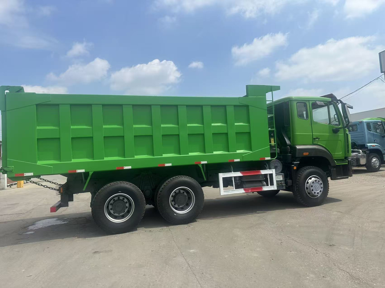 HOWO Haohan 6✖4 Dump Truck Green - משאית תיבה: תמונה 4 HOWO Haohan 6✖4 Dump Truck Green - משאית תיבה: תמונה 4