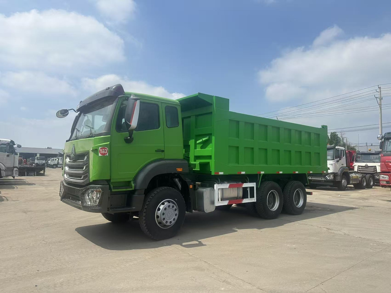 מזהיר HOWO Haohan 6✖4 Dump Truck Green: תמונה 10 מזהיר HOWO Haohan 6✖4 Dump Truck Green: תמונה 10