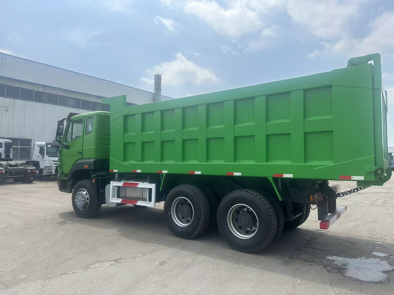 מזהיר HOWO Haohan 6✖4 Dump Truck Green: תמונה 7 מזהיר HOWO Haohan 6✖4 Dump Truck Green: תמונה 7