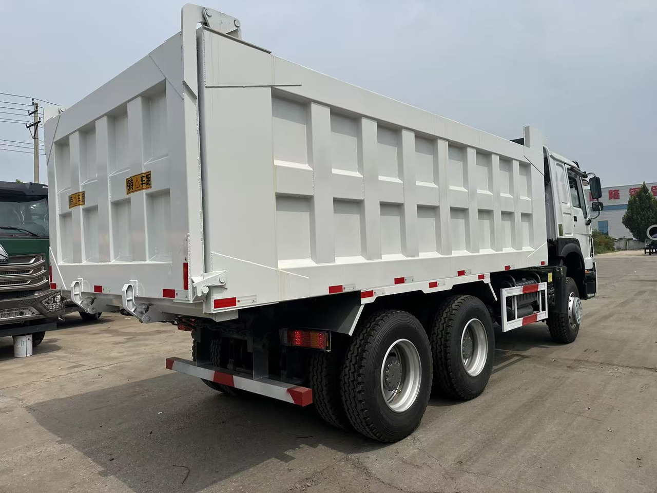 HOWO Howo Dump truck 6✖4 White - מזהיר: תמונה 4 HOWO Howo Dump truck 6✖4 White - מזהיר: תמונה 4