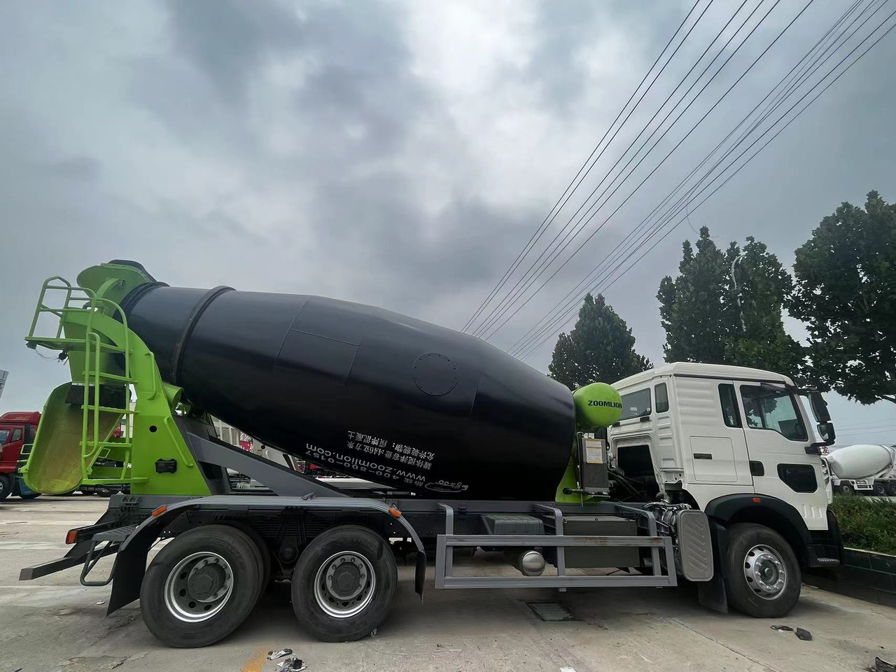 HOWO TX350 Cement Mixer Truck - משאית מערבלת בטון: תמונה 1 HOWO TX350 Cement Mixer Truck - משאית מערבלת בטון: תמונה 1