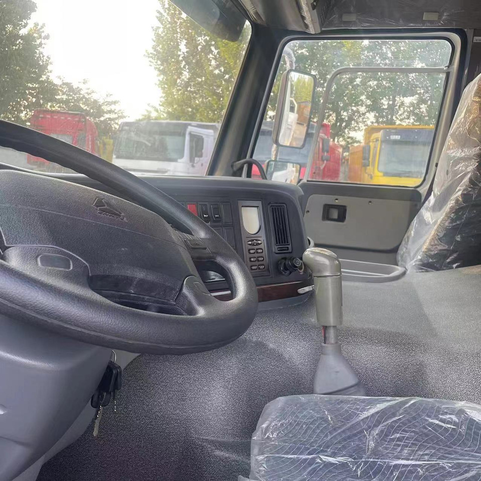 HOWO Truck-Mounted Crane Click for Discount - כלי רכב עירוני/ מיוחד: תמונה 4 HOWO Truck-Mounted Crane Click for Discount - כלי רכב עירוני/ מיוחד: תמונה 4