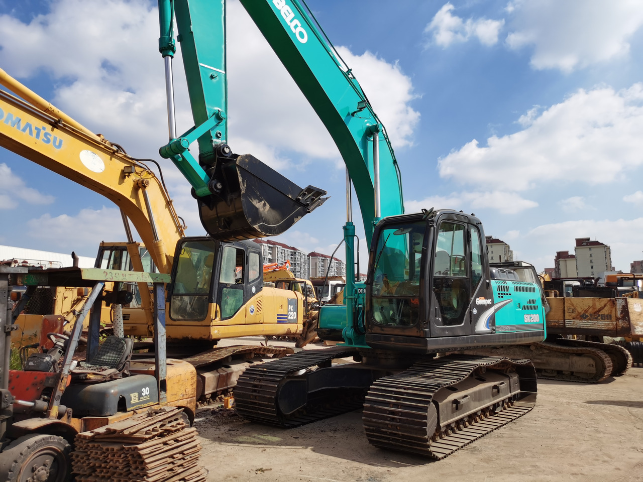 KOBELCO Excavator - מחפר: תמונה 1 KOBELCO Excavator - מחפר: תמונה 1