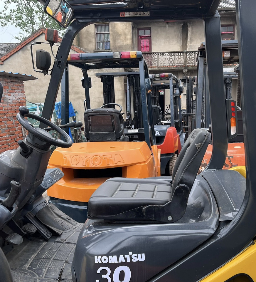 KOMATSU 30 CLICK HERE FOR DISCOUNT - מלגזת סולר: תמונה 4 KOMATSU 30 CLICK HERE FOR DISCOUNT - מלגזת סולר: תמונה 4