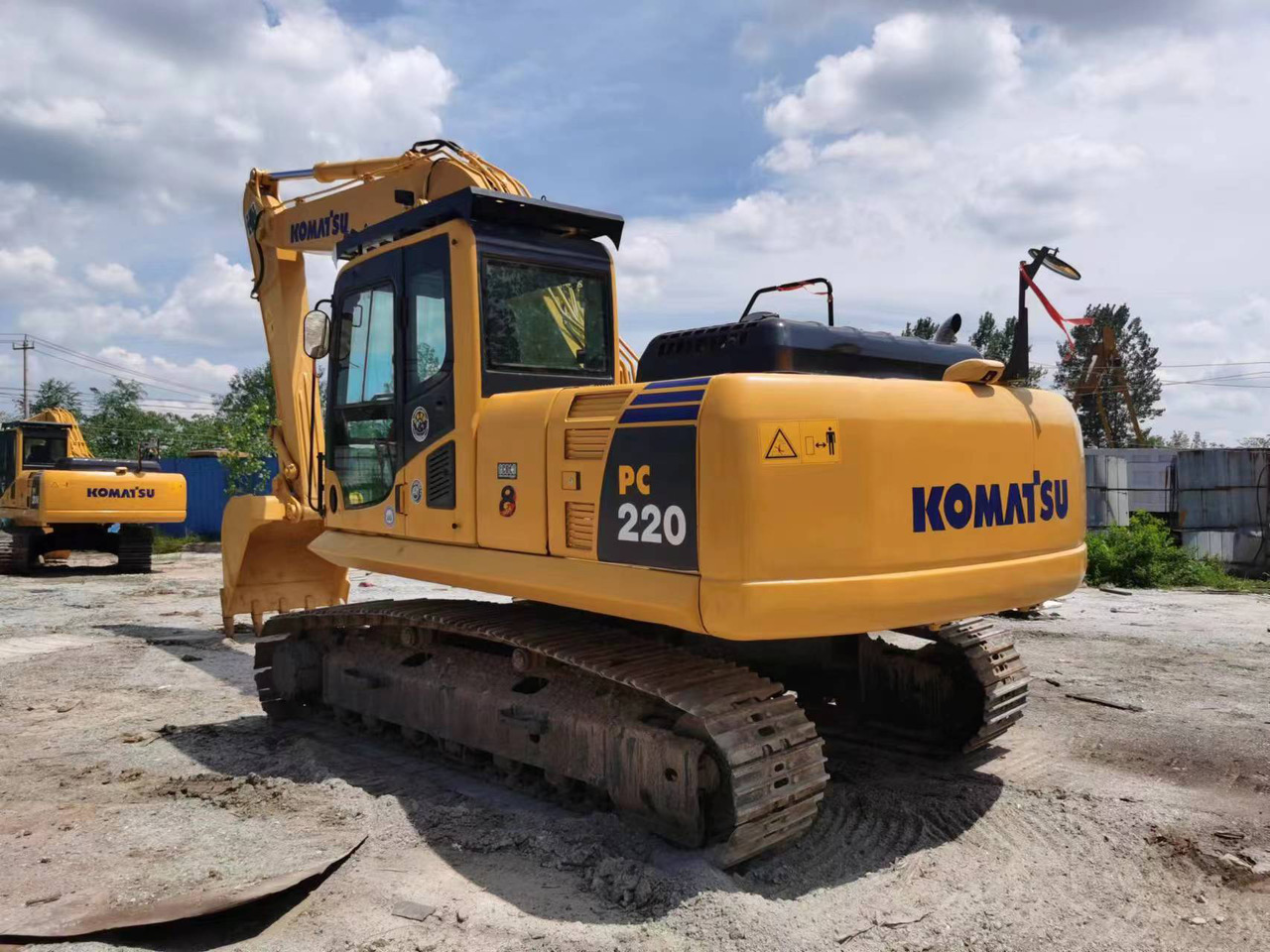 KOMATSU PC200-8 - מחפר סורק: תמונה 2 KOMATSU PC200-8 - מחפר סורק: תמונה 2