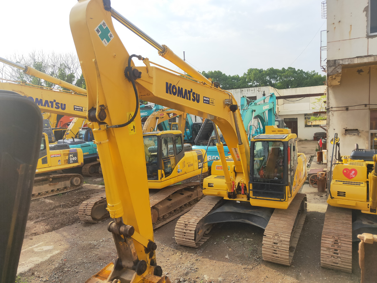 KOMATSU PC200L - מחפר סורק: תמונה 2 KOMATSU PC200L - מחפר סורק: תמונה 2