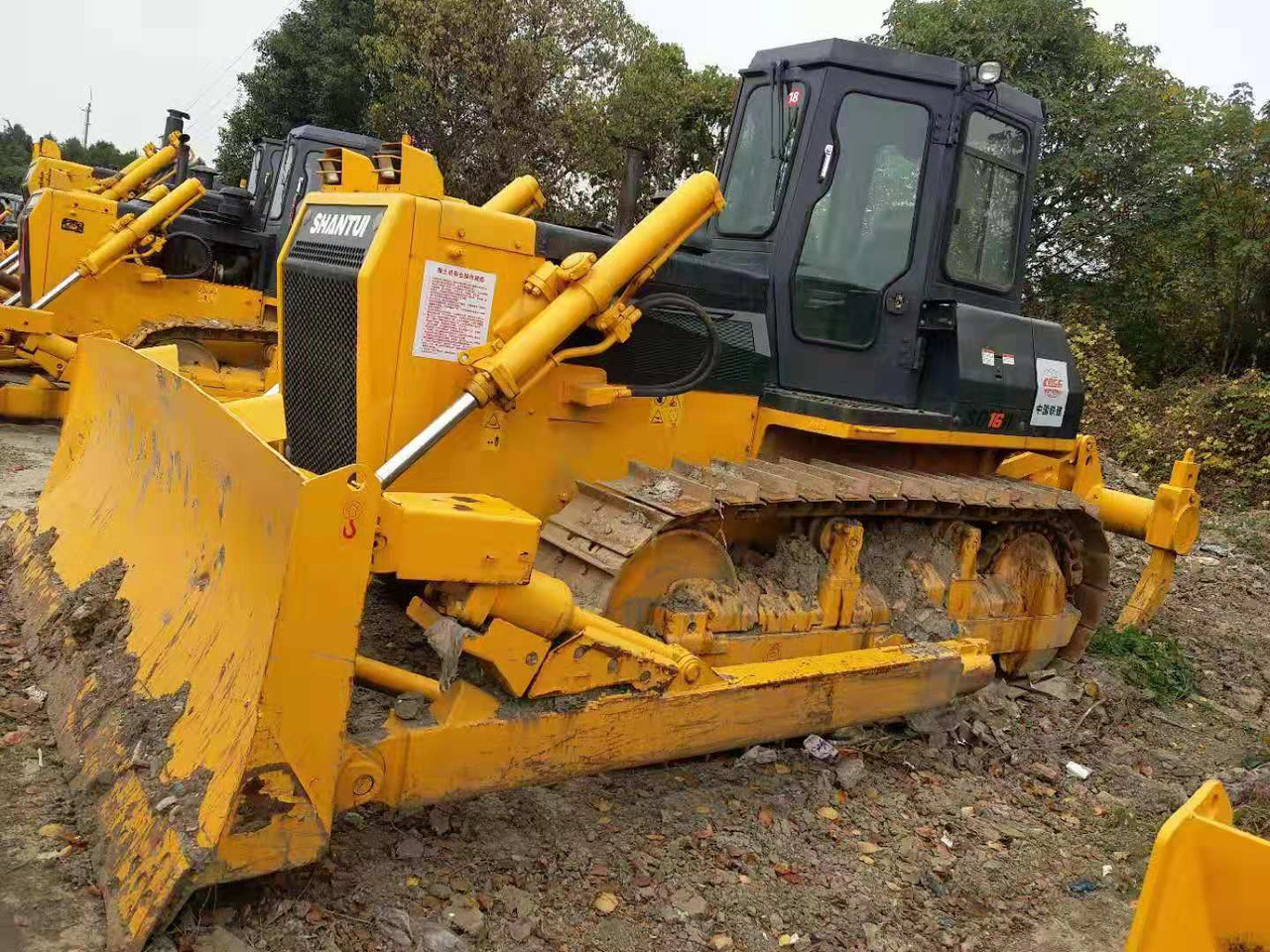 SHANTUI SD16 - דחפור: תמונה 2 SHANTUI SD16 - דחפור: תמונה 2