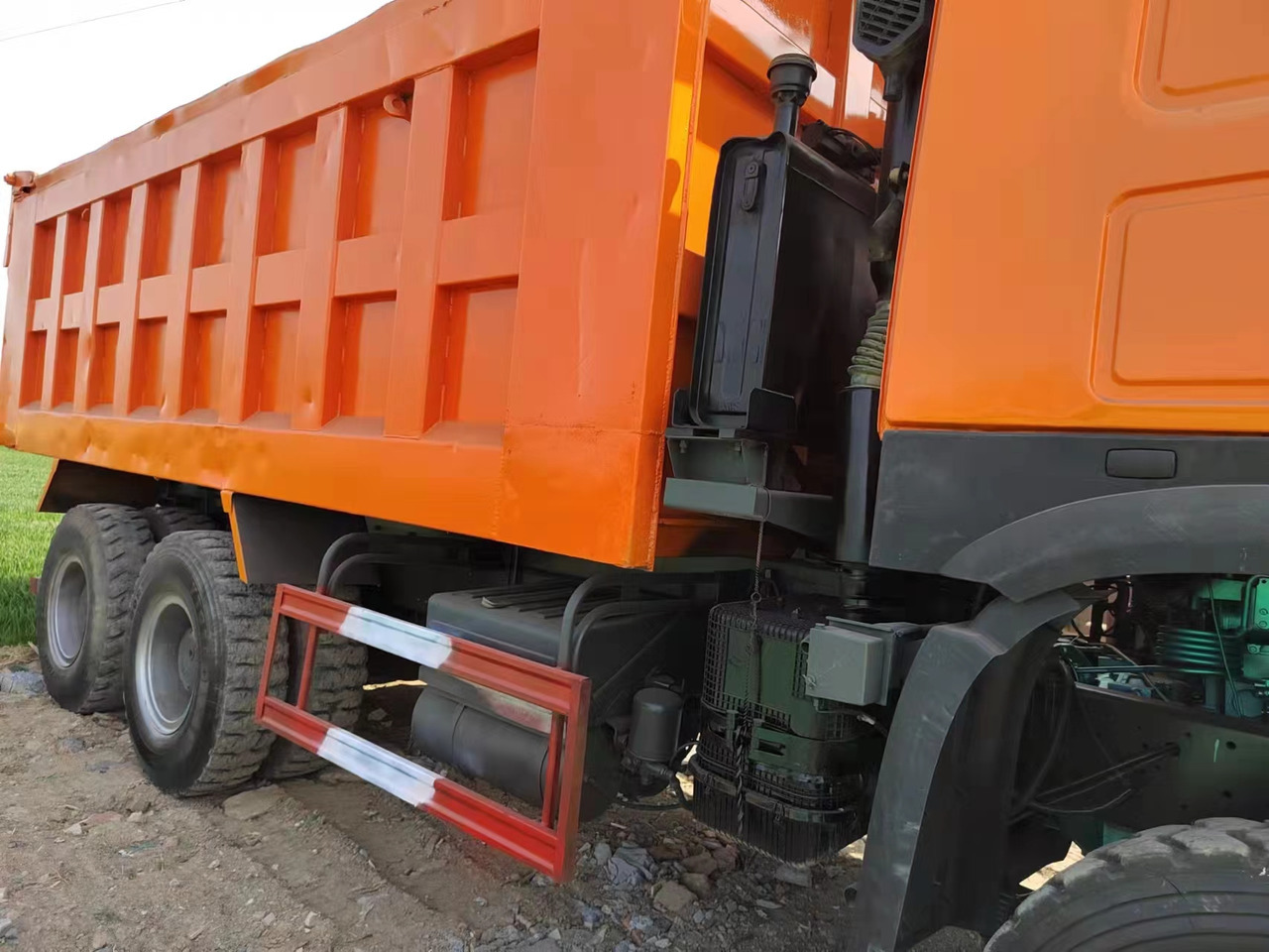 SINOTRUK HOWO 371 6X4 CLICK HERE FOR DISCOUNT - מזהיר: תמונה 5 SINOTRUK HOWO 371 6X4 CLICK HERE FOR DISCOUNT - מזהיר: תמונה 5