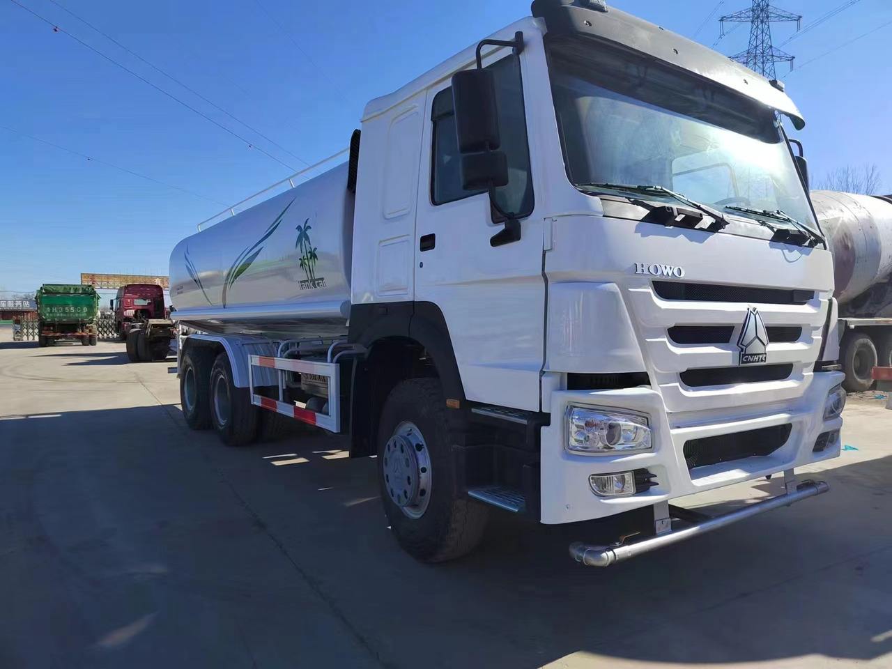 SINOTRUK HOWO Water Tanker CLICK HERE FOR DISCOUNT - משאית מכל: תמונה 1 SINOTRUK HOWO Water Tanker CLICK HERE FOR DISCOUNT - משאית מכל: תמונה 1