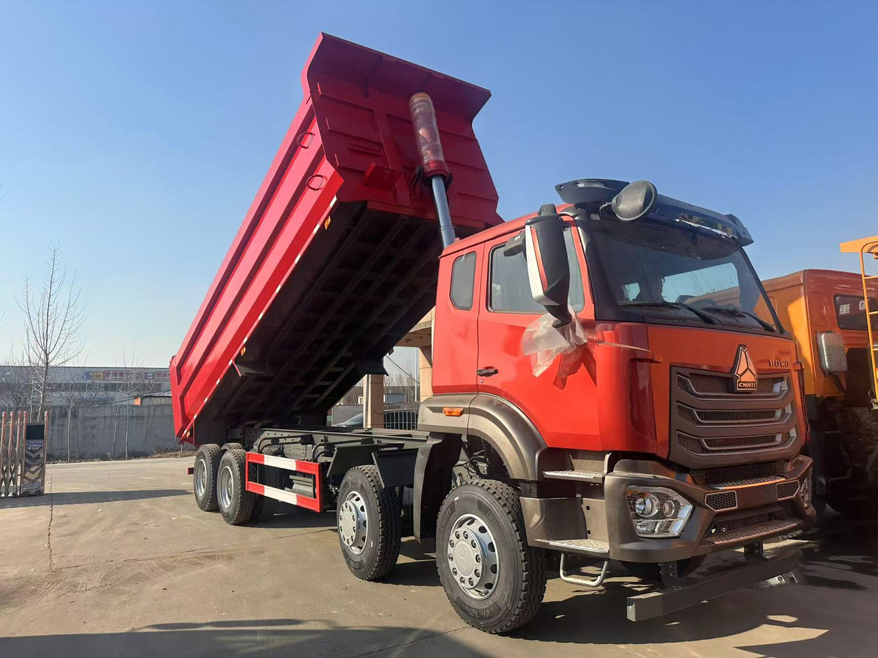 SINOTRUK Nx 8X4 - מזהיר: תמונה 2 SINOTRUK Nx 8X4 - מזהיר: תמונה 2
