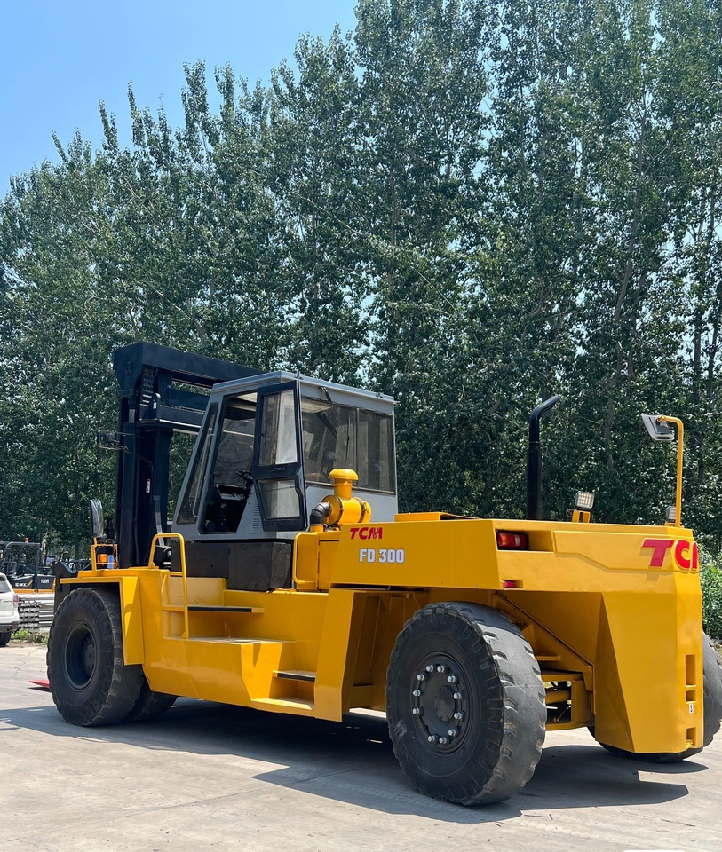 TCM FD300 - מלגזת סולר: תמונה 2 TCM FD300 - מלגזת סולר: תמונה 2