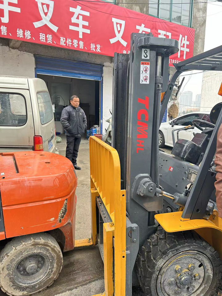 TCM FD30 - מלגזת סולר: תמונה 4 TCM FD30 - מלגזת סולר: תמונה 4