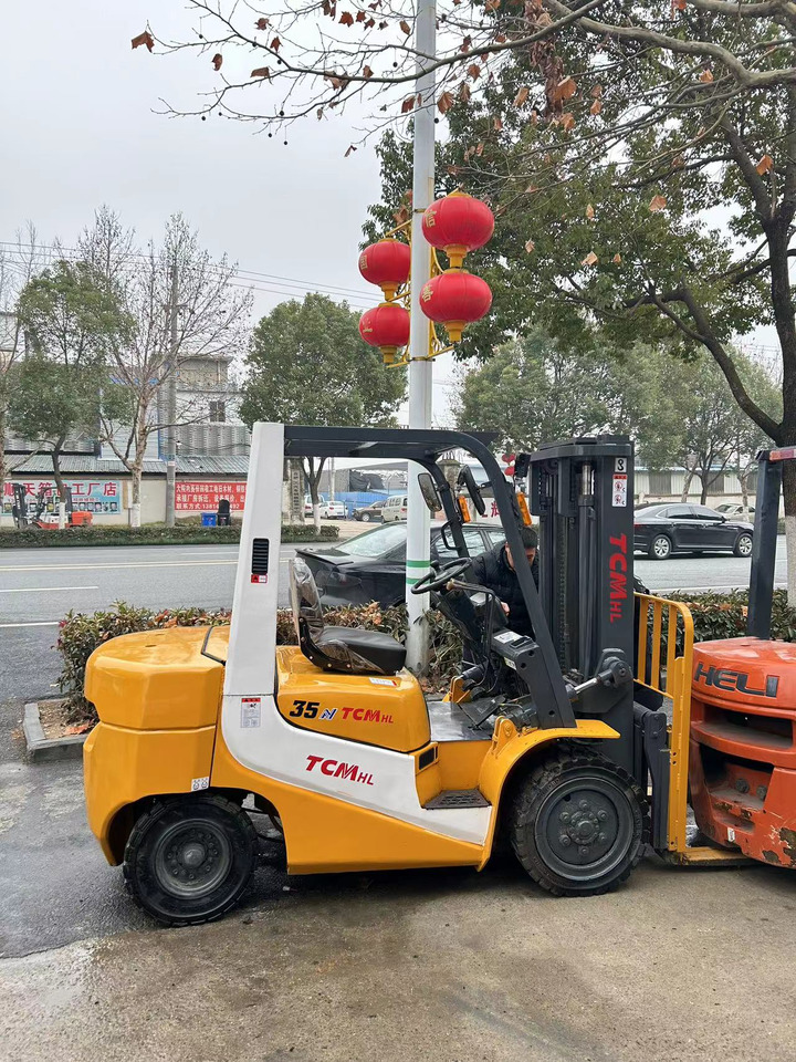 TCM FD30 - מלגזת סולר: תמונה 1 TCM FD30 - מלגזת סולר: תמונה 1