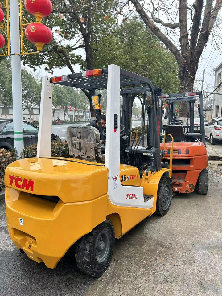 TCM FD30 - מלגזת סולר: תמונה 2 TCM FD30 - מלגזת סולר: תמונה 2