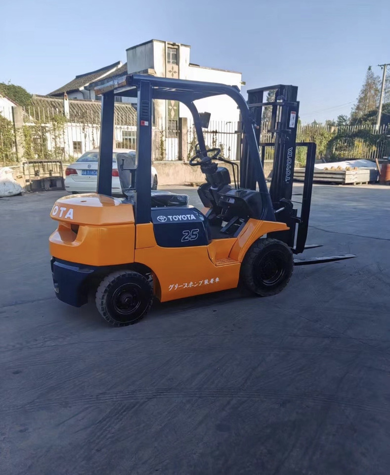 TOYOTA 2.5ton Forklift Click for Discount - מלגזת סולר: תמונה 2 TOYOTA 2.5ton Forklift Click for Discount - מלגזת סולר: תמונה 2