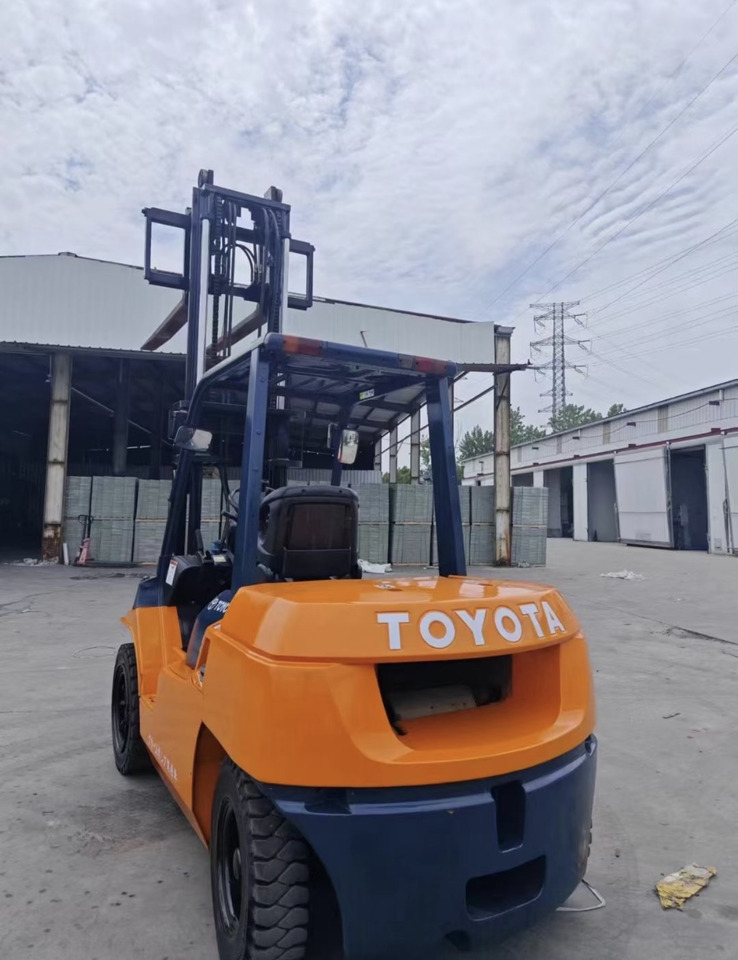 TOYOTA 5Ton Forklift Click Here for Discount - מלגזת סולר: תמונה 4 TOYOTA 5Ton Forklift Click Here for Discount - מלגזת סולר: תמונה 4