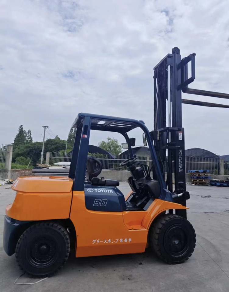 TOYOTA 5Ton Forklift Click Here for Discount - מלגזת סולר: תמונה 2 TOYOTA 5Ton Forklift Click Here for Discount - מלגזת סולר: תמונה 2