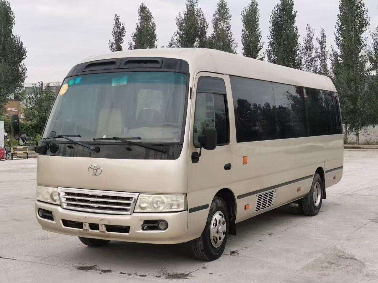 TOYOTA Coaster Mini Bus Good Conditon Automatic Doors Negotiable - מכונת בנייה: תמונה 2 TOYOTA Coaster Mini Bus Good Conditon Automatic Doors Negotiable - מכונת בנייה: תמונה 2