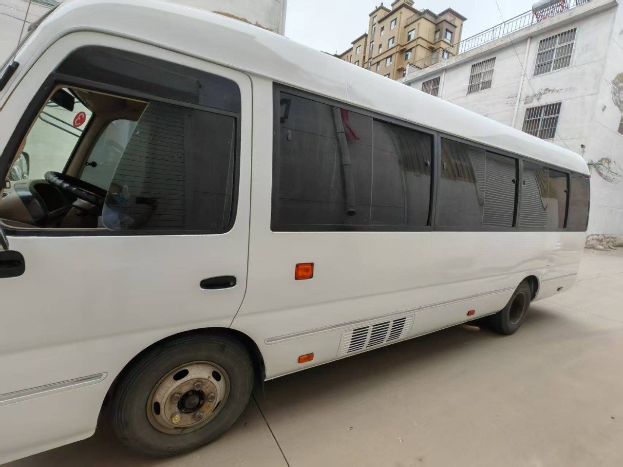 TOYOTA Mini Bus 27 Seats Low Km Click for Discount - אוטובוס בין עירוני: תמונה 4 TOYOTA Mini Bus 27 Seats Low Km Click for Discount - אוטובוס בין עירוני: תמונה 4