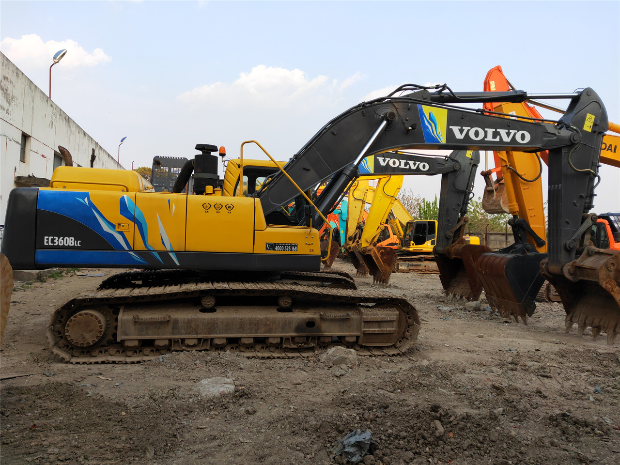 VOLVO Crawler Excavator EC360B - מחפר סורק: תמונה 1 VOLVO Crawler Excavator EC360B - מחפר סורק: תמונה 1