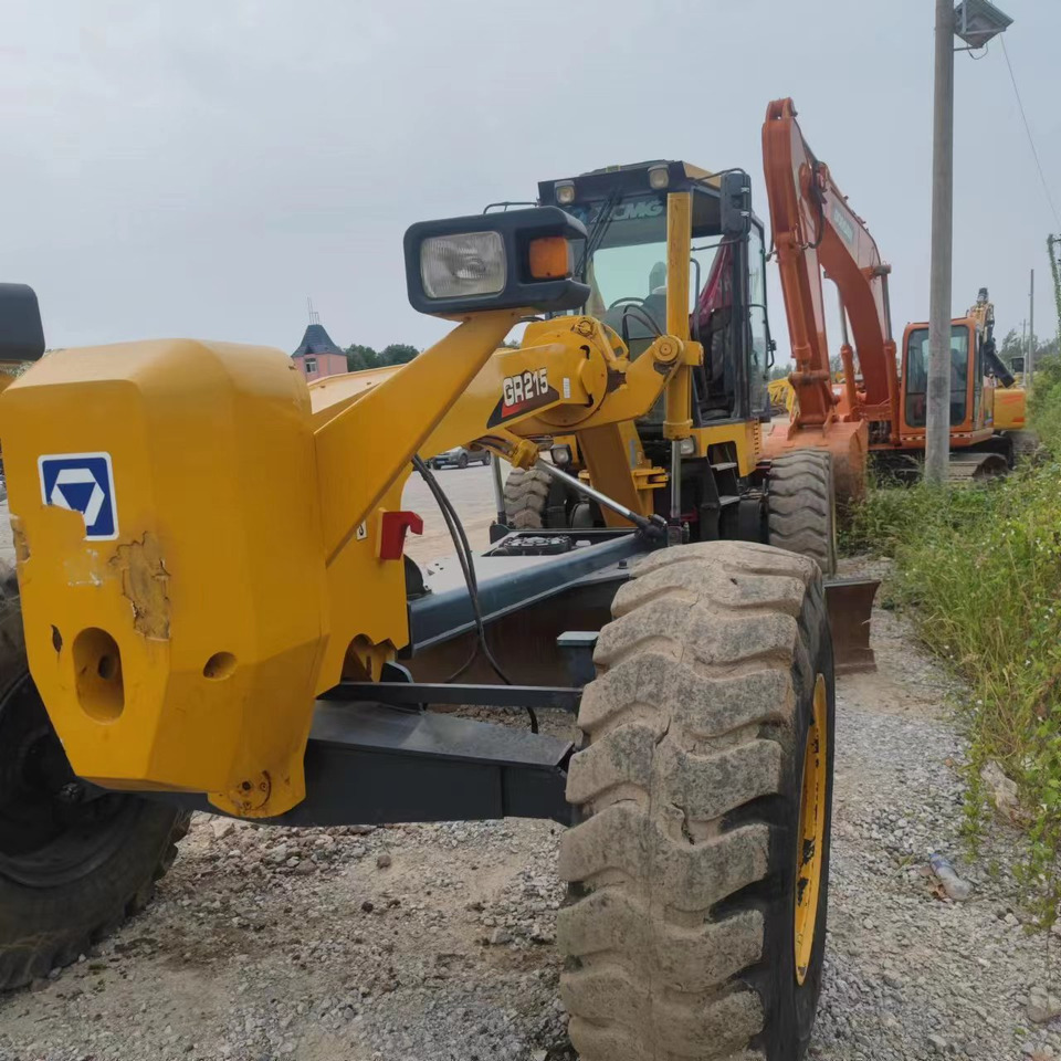 XCMG GR215 Grader CLick for Discount - מפלסת: תמונה 2 XCMG GR215 Grader CLick for Discount - מפלסת: תמונה 2