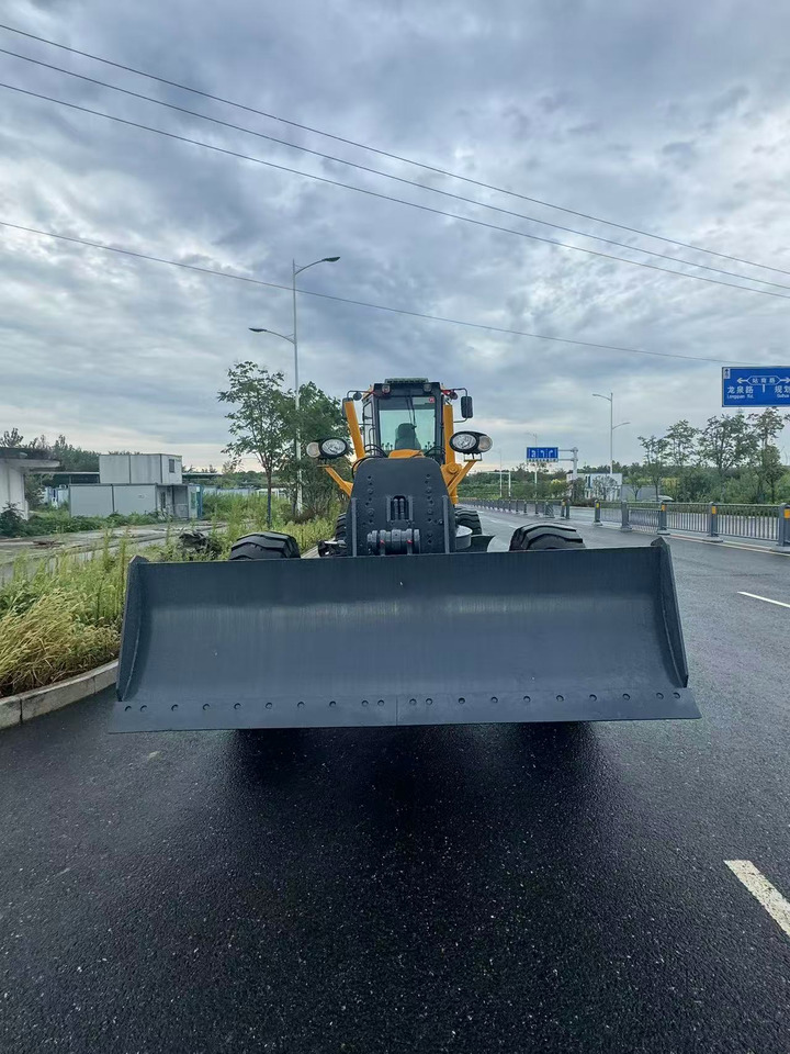 XCMG GR2153 Grader - מפלסת: תמונה 2 XCMG GR2153 Grader - מפלסת: תמונה 2