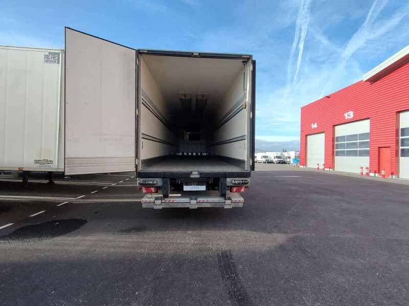 Semi-remorque 3 Essieux 38 TONNES HAYON CAISSE CHEREAU GROUPE CARRIER VECTOR 1550 - סמיטריילר עם קירור: תמונה 4 Semi-remorque 3 Essieux 38 TONNES HAYON CAISSE CHEREAU GROUPE CARRIER VECTOR 1550 - סמיטריילר עם קירור: תמונה 4