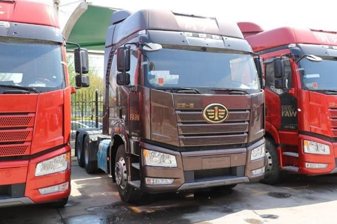 FAW Faw J6P 6X4 Tractor Head for Sale in Angola - יחידת טרקטור: תמונה 2 FAW Faw J6P 6X4 Tractor Head for Sale in Angola - יחידת טרקטור: תמונה 2