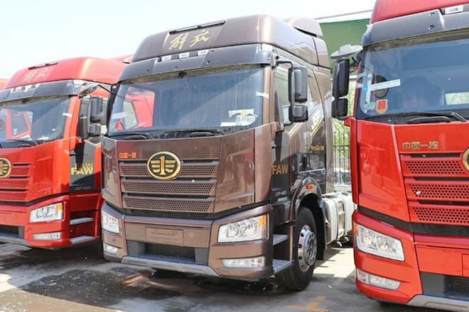 FAW Faw J6P 6X4 Tractor Head for Sale in Angola - יחידת טרקטור: תמונה 1 FAW Faw J6P 6X4 Tractor Head for Sale in Angola - יחידת טרקטור: תמונה 1