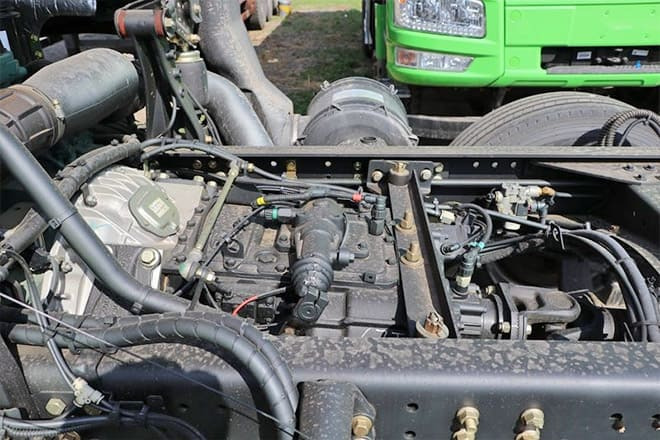 FAW New FAW JIEFANG Trucks for Sale in Qatar - יחידת טרקטור: תמונה 4 FAW New FAW JIEFANG Trucks for Sale in Qatar - יחידת טרקטור: תמונה 4
