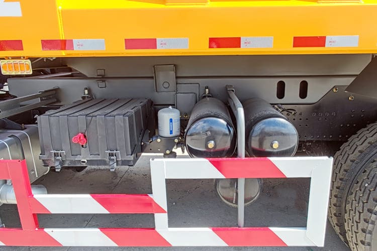 SHACMAN F2000 Shacman Truck for sale in Tanzania - מזהיר: תמונה 3 SHACMAN F2000 Shacman Truck for sale in Tanzania - מזהיר: תמונה 3