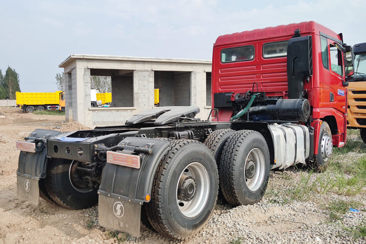 SHACMAN Second Hand Shacman Tractor Trailer for Sale in Tanzania - יחידת טרקטור: תמונה 4 SHACMAN Second Hand Shacman Tractor Trailer for Sale in Tanzania - יחידת טרקטור: תמונה 4